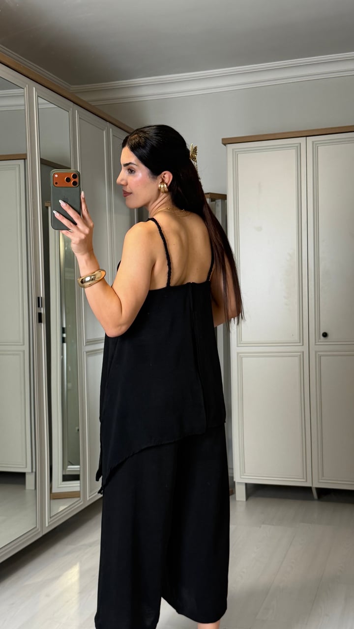 Virca Siyah Askılı Bluz Detaylı Tulum