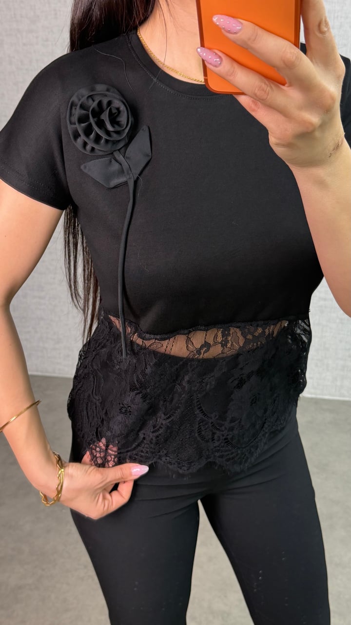 Vonny Siyah Gül İşlemeli Dantel Detaylı Bluz