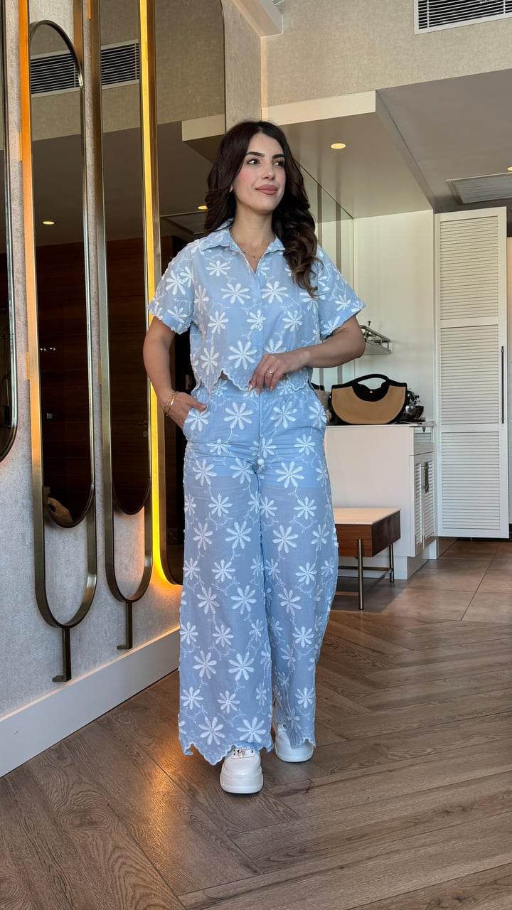 Wilma Mavi Çiçek Nakış İşlemeli Keten Takım