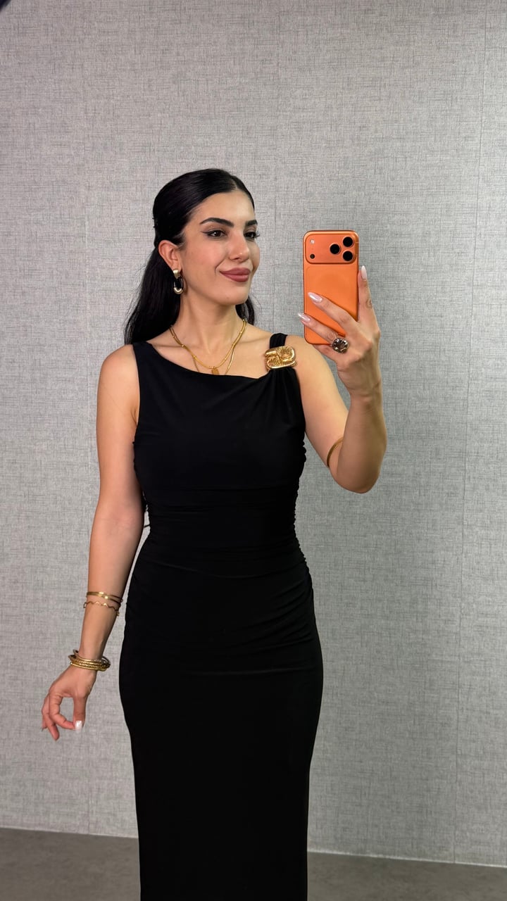 Zenda Siyah Çapraz Yaka Tokalı Elbise