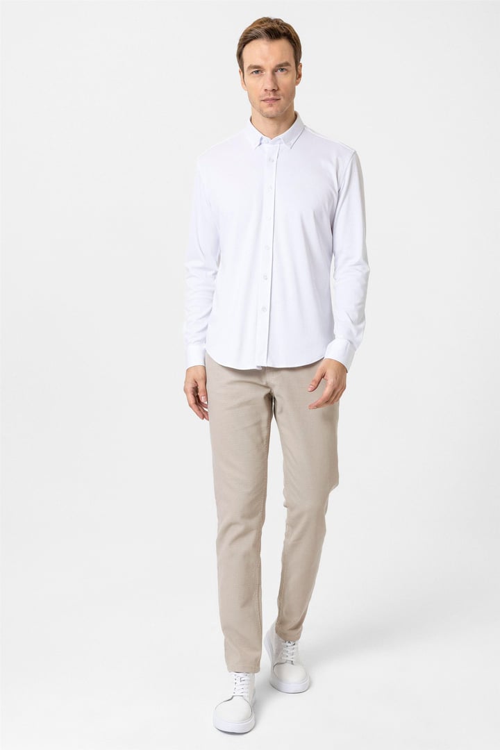 Beyaz Slim Fit Armürlü Düğmeli Yaka Gömlek