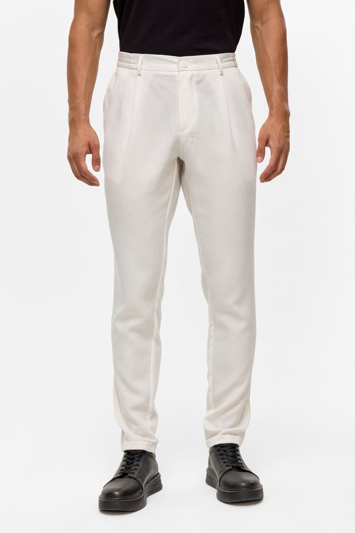 Beyaz Slim Armürlü Jogger Pantolon