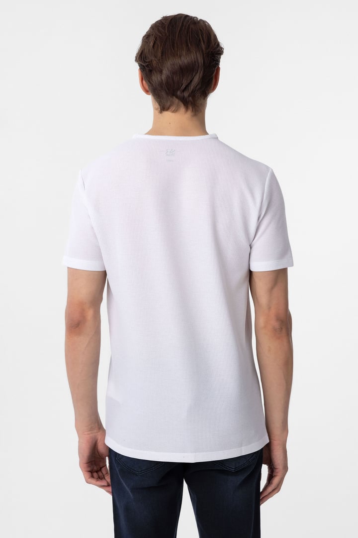 Beyaz Slim Fit Armürlü Bisiklet Yaka Tişört