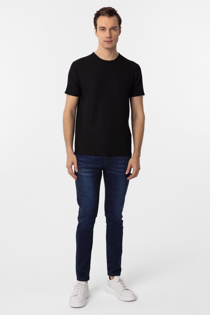 Siyah Slim Fit Armürlü Bisiklet Yaka Tişört