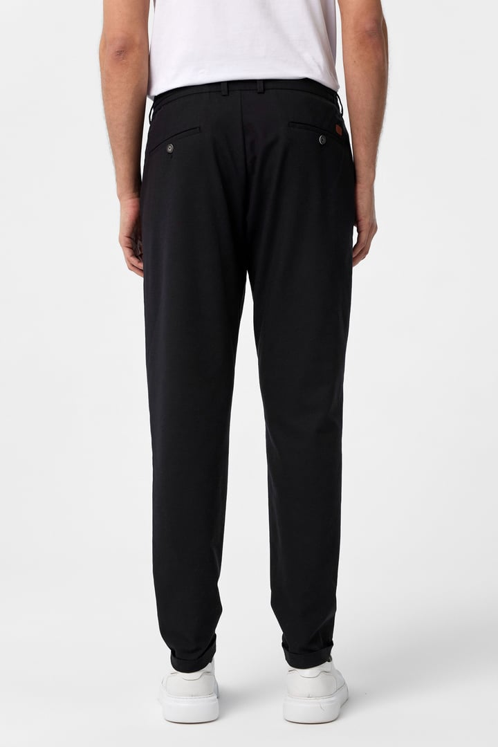 Siyah Slim Fit Armürlü Jogger Pantolon