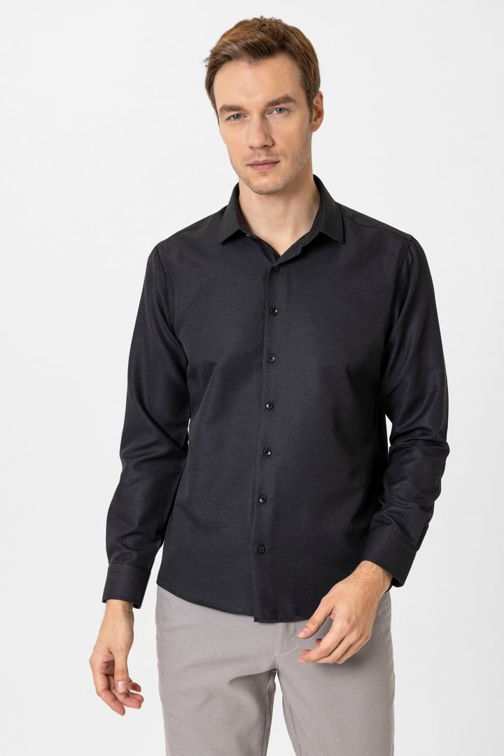 Siyah Slim Fit Armürlü Klasik Yaka Gömlek