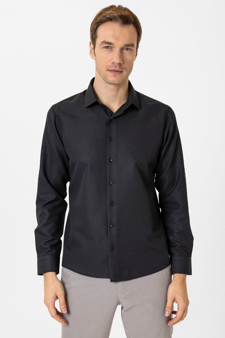 Siyah Slim Fit Armürlü Klasik Yaka Gömlek