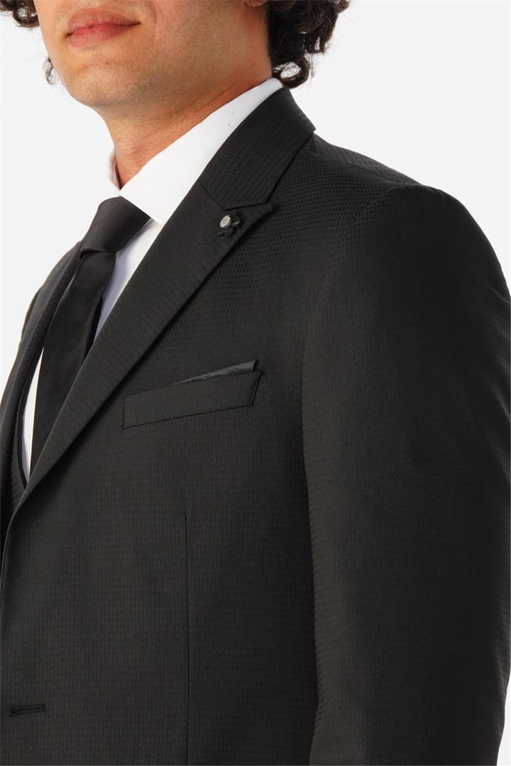 Siyah Slim Fit Armürlü Sivri Yaka 6 Drop Yelekli Klasik Takım Elbise