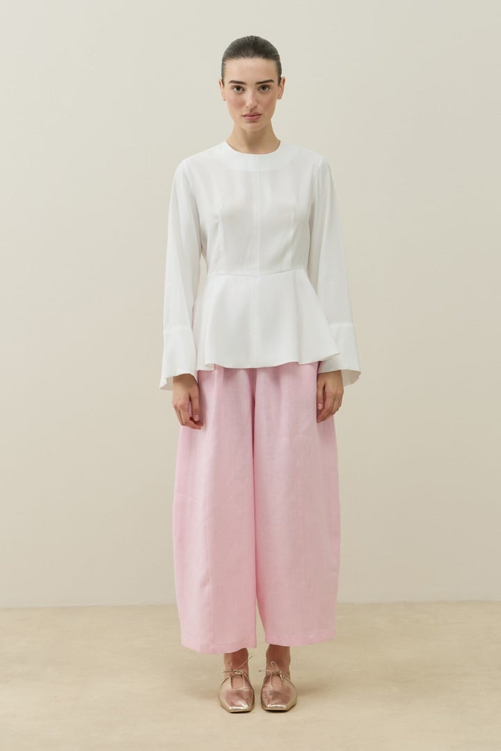 Beyaz Bel Formlu Minimal Bluz