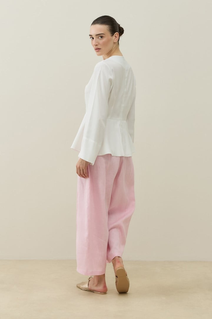 Beyaz Bel Formlu Minimal Bluz