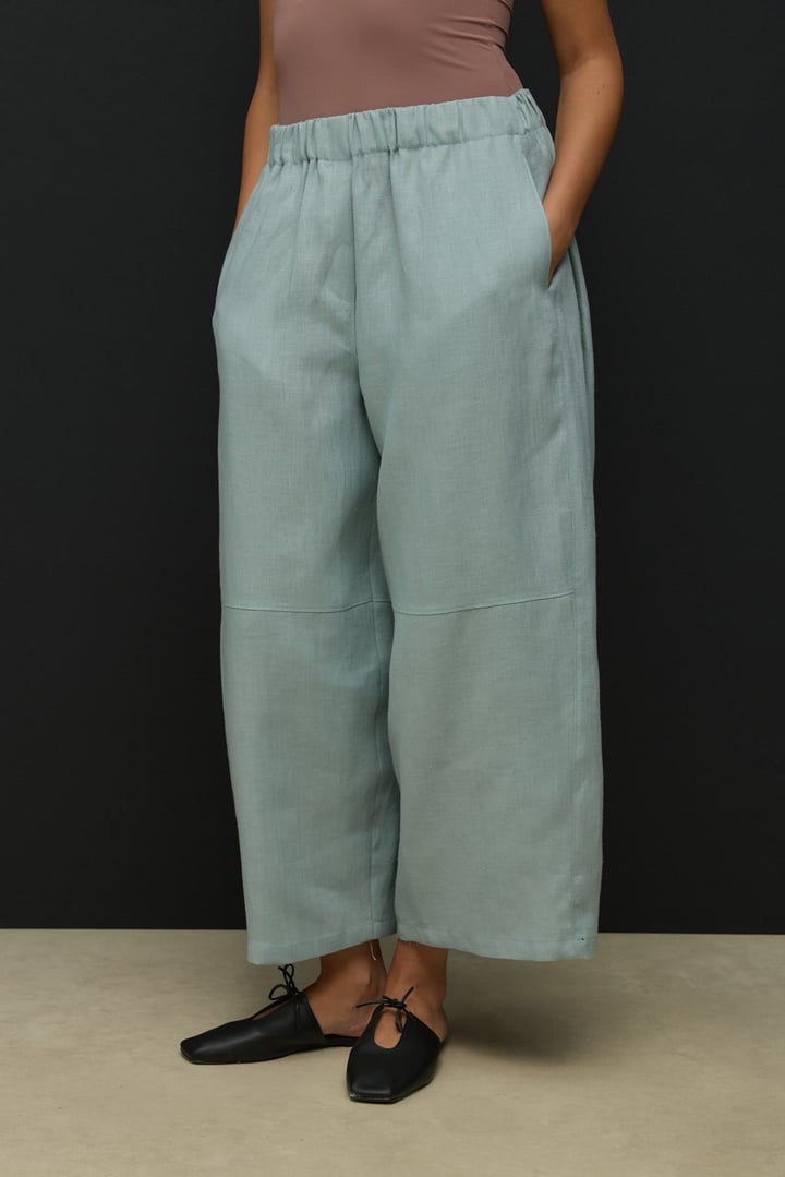 Koyu Mint Kesik Detaylı Crop Barrel Keten Pantolon