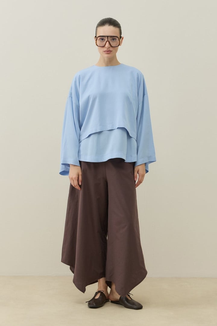 Mavi Katman Detaylı Dökümlü Bluz