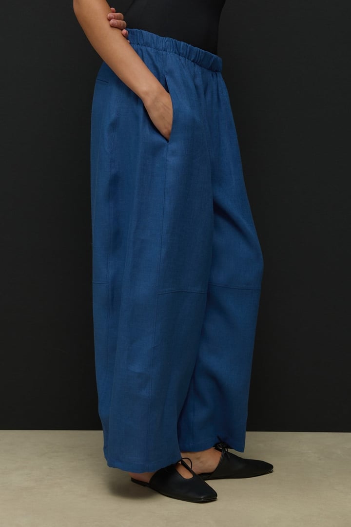 Saks Mavisi Kesik Detaylı Crop Barrel Keten Pantolon