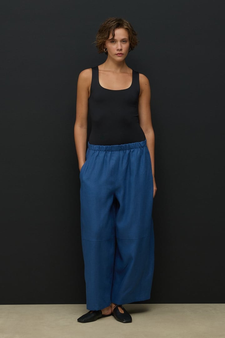 Saks Mavisi Kesik Detaylı Crop Barrel Keten Pantolon