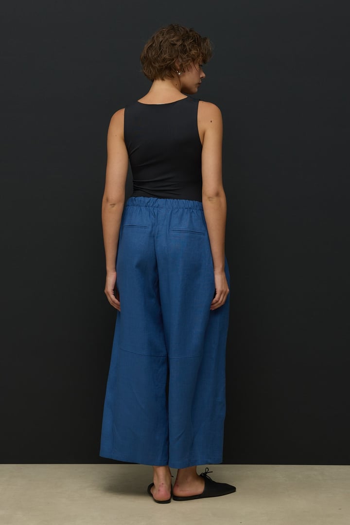 Saks Mavisi Kesik Detaylı Crop Barrel Keten Pantolon