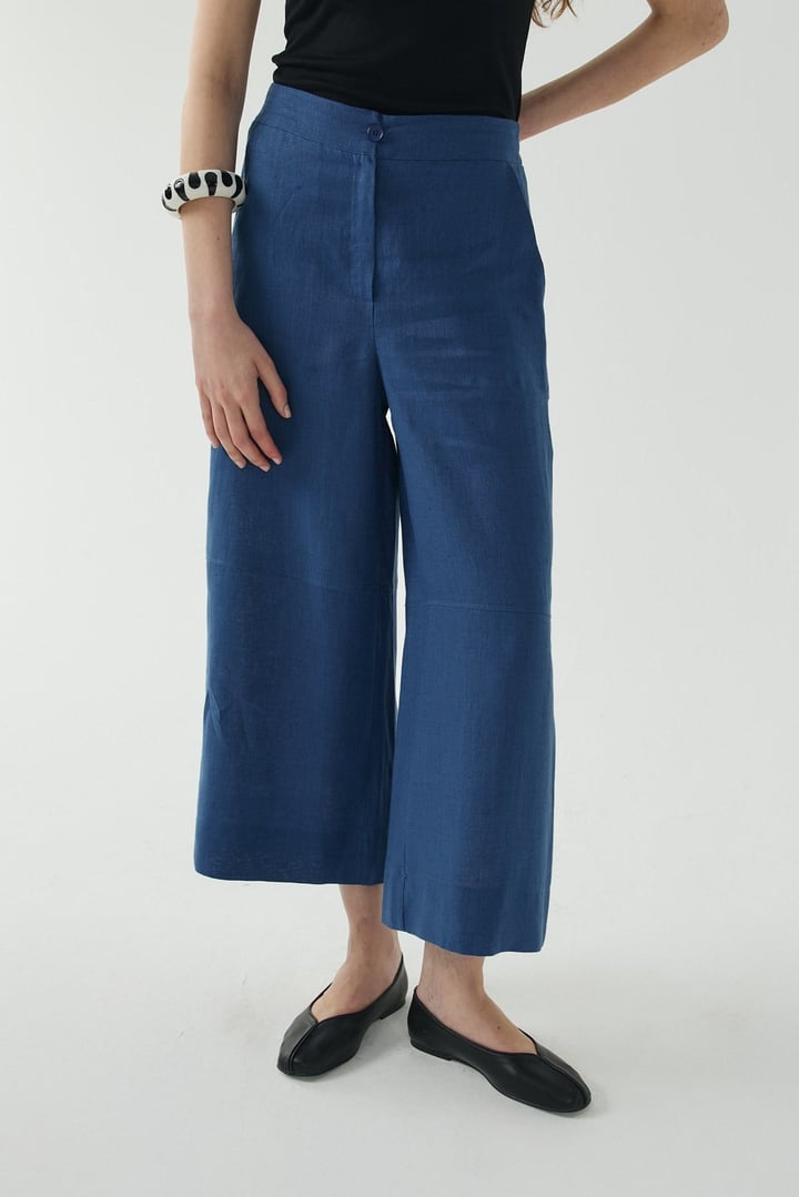 Saks Mavisi Kesik Detaylı Crop Keten Pantolon