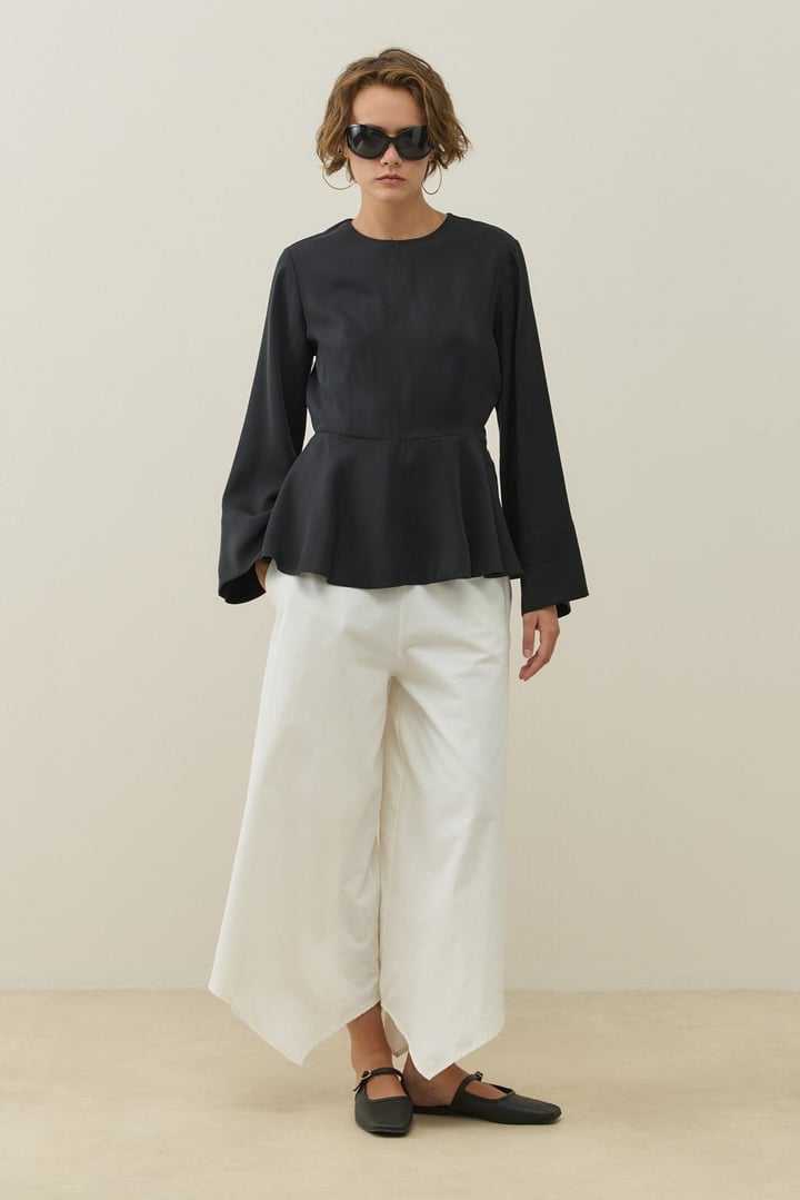 Siyah Bel Formlu Minimal Bluz