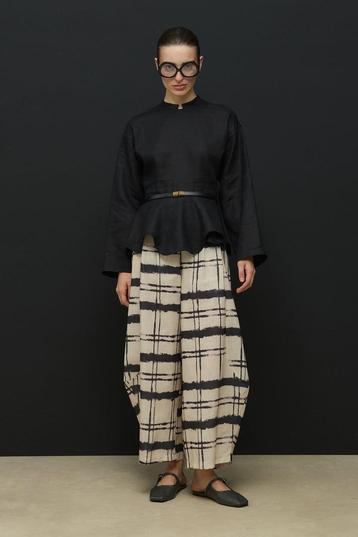 Siyah Hakim Yaka Peplum Keten Bluz