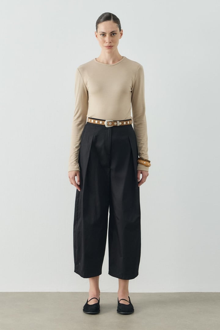Siyah Pile Detaylı Crop Boy Gabardin Pantolon