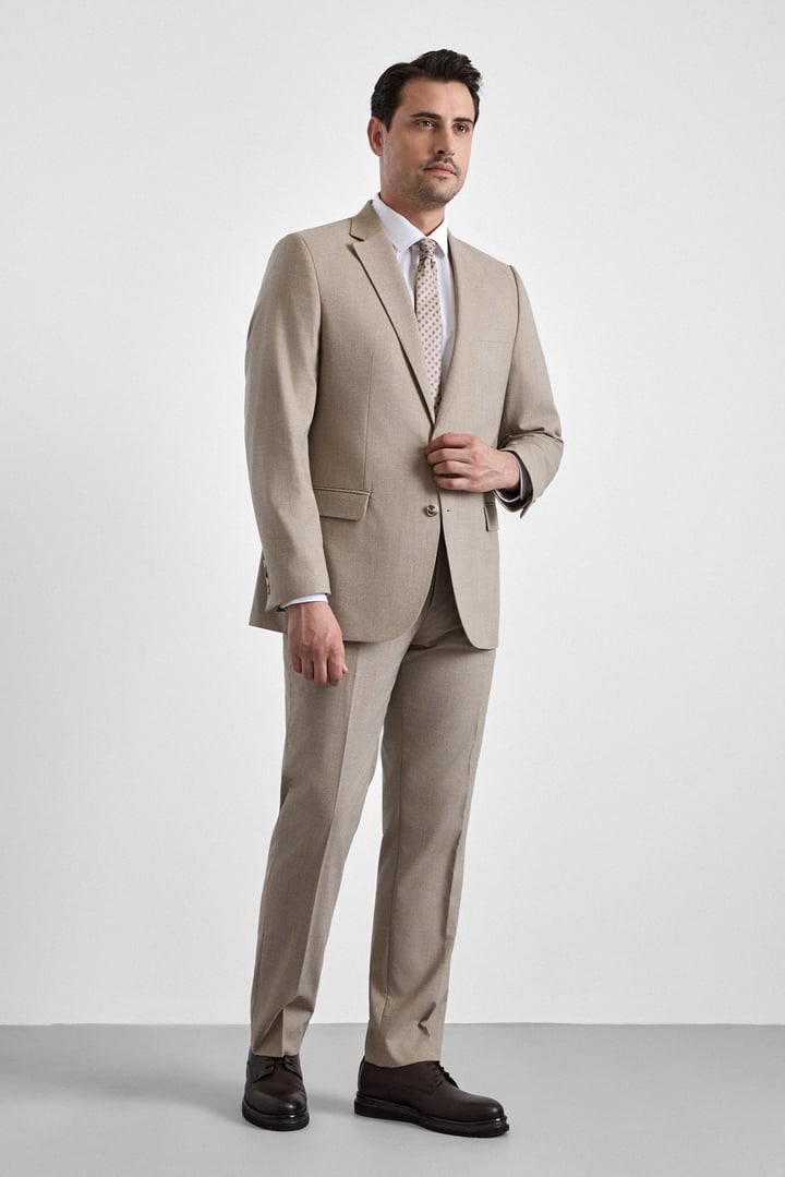 Bej Regular Sivri Yaka Düz Armürlü Kapaklı Cep Standart 6 Drop Takım Elbise