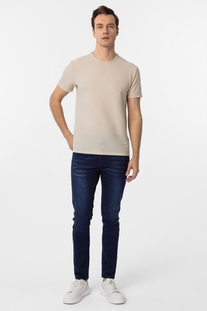Bej Slim Fit Armürlü Bisiklet Yaka Tişört
