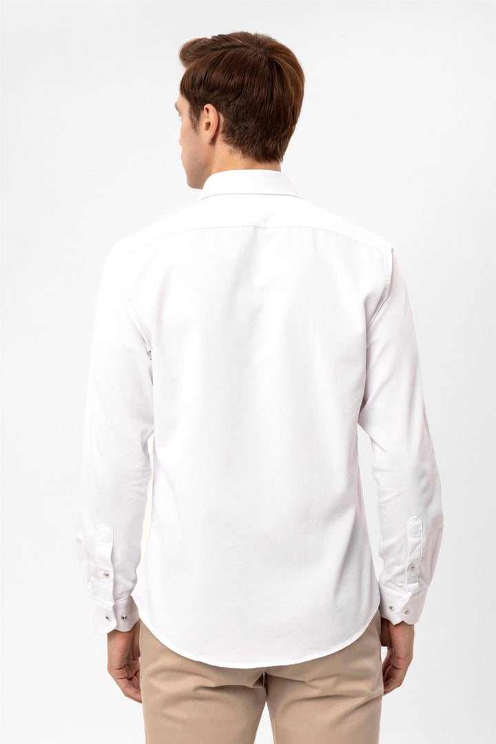 Beyaz Slim Fit Armürlü Düğmeli Yaka Gömlek