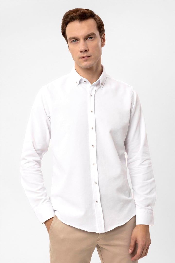Beyaz Slim Fit Armürlü Düğmeli Yaka Gömlek