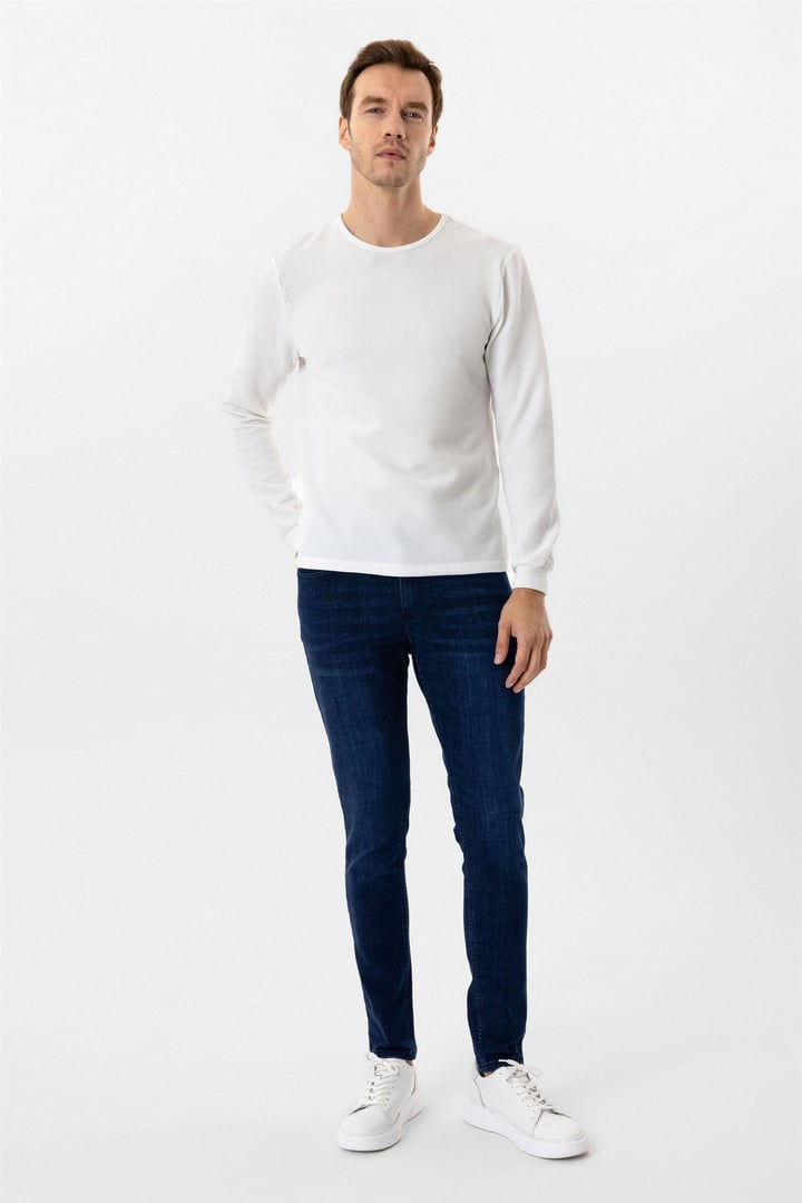 Beyaz Slim Fit Armürlü Bisiklet Yaka Sweatshirt