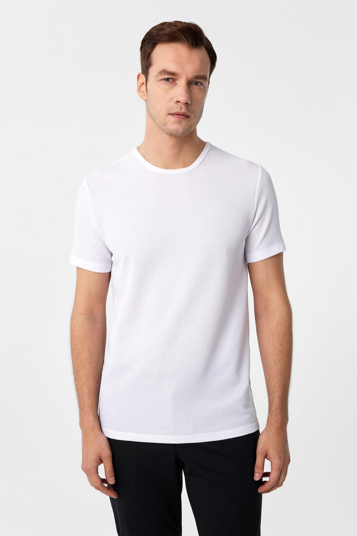 Beyaz Slim Fit Armürlü Bisiklet Yaka Tişört