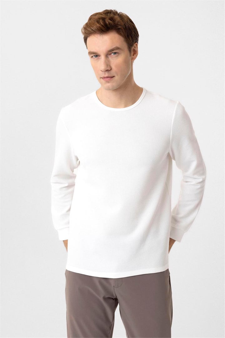 Beyaz Slim Fit Armürlü Bisiklet Yaka Triko Kazak