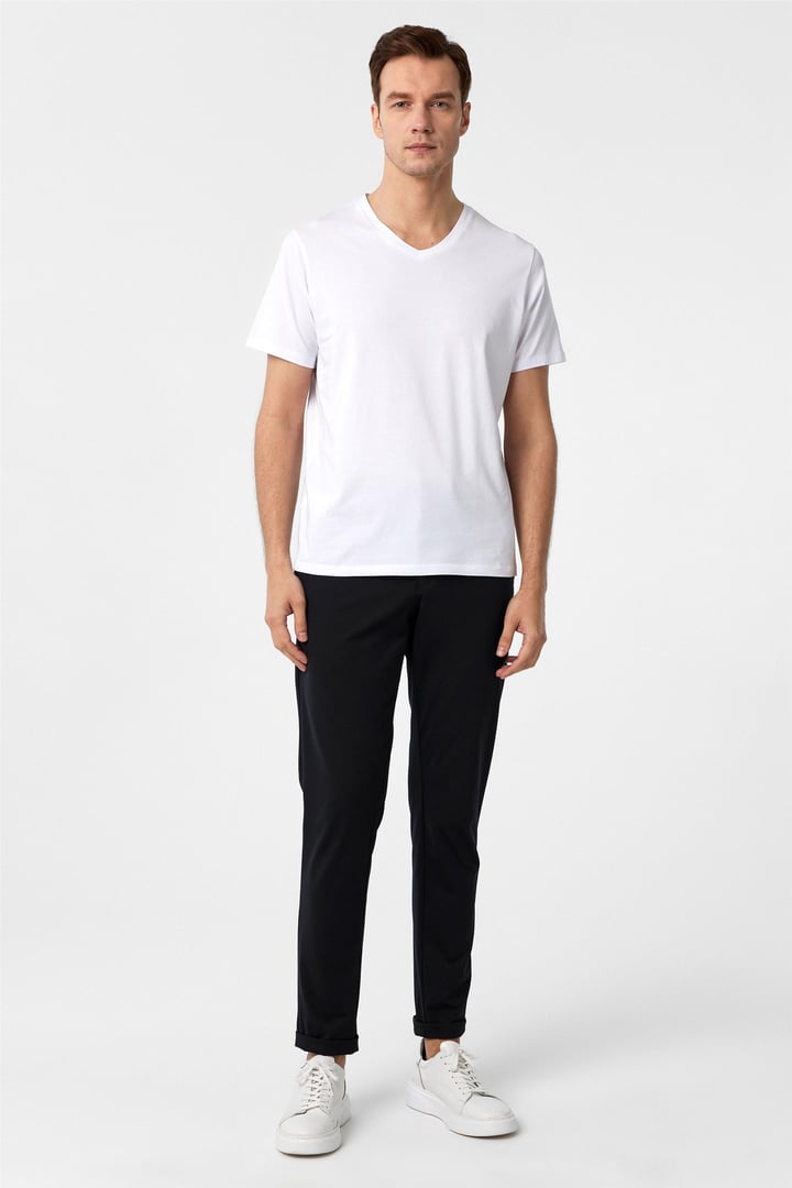 Beyaz Slim Fit Düz V Yaka Tişört