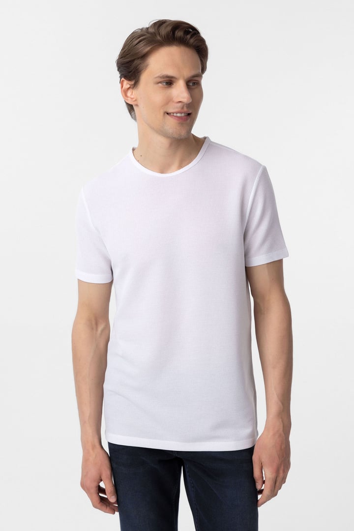 Beyaz Slim Fit Armürlü Bisiklet Yaka Tişört