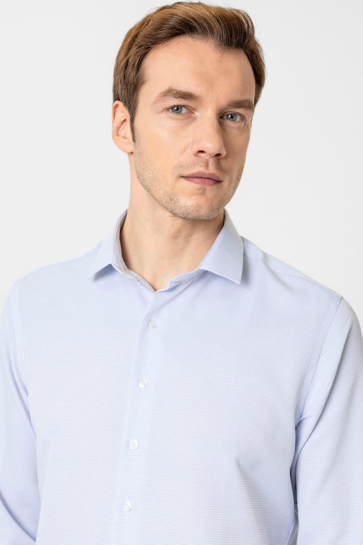 Buz Mavi Slim Fit Armürlü Klasik Yaka Gömlek