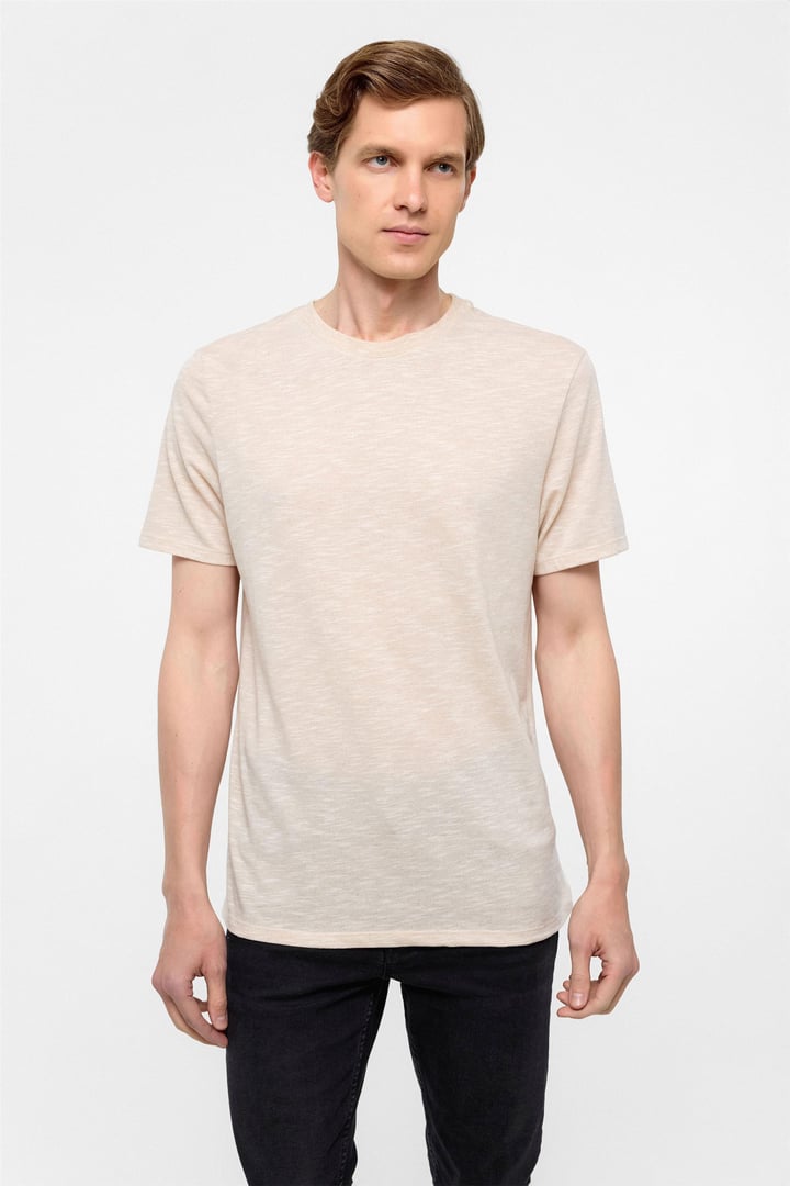 Ekru Regular Armürlü Bisiklet Yaka Tişört