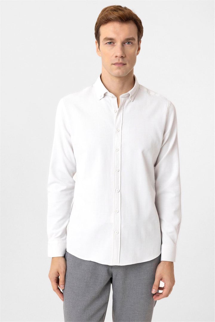 Ekru Slim Fit Desenli Düğmeli Yaka Gömlek
