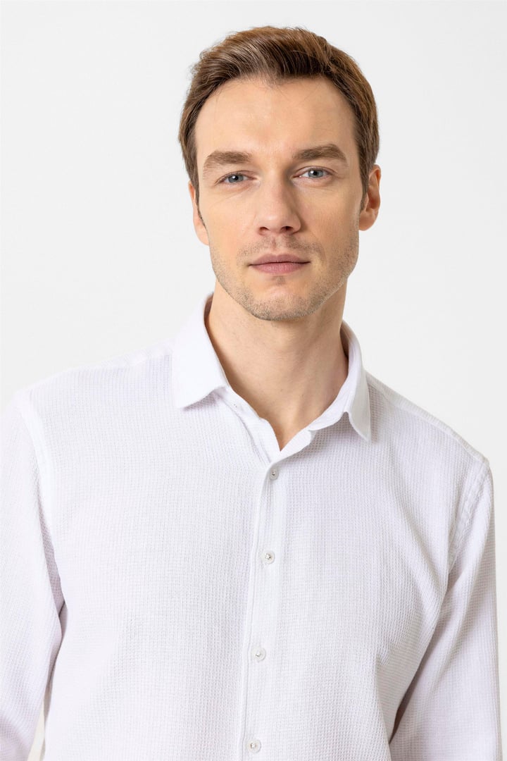 Ekru Slim Fit Desenli Klasik Yaka Gömlek