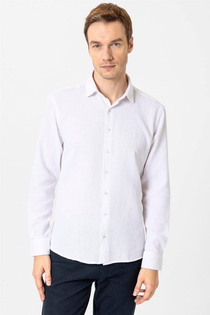 Ekru Slim Fit Desenli Klasik Yaka Gömlek