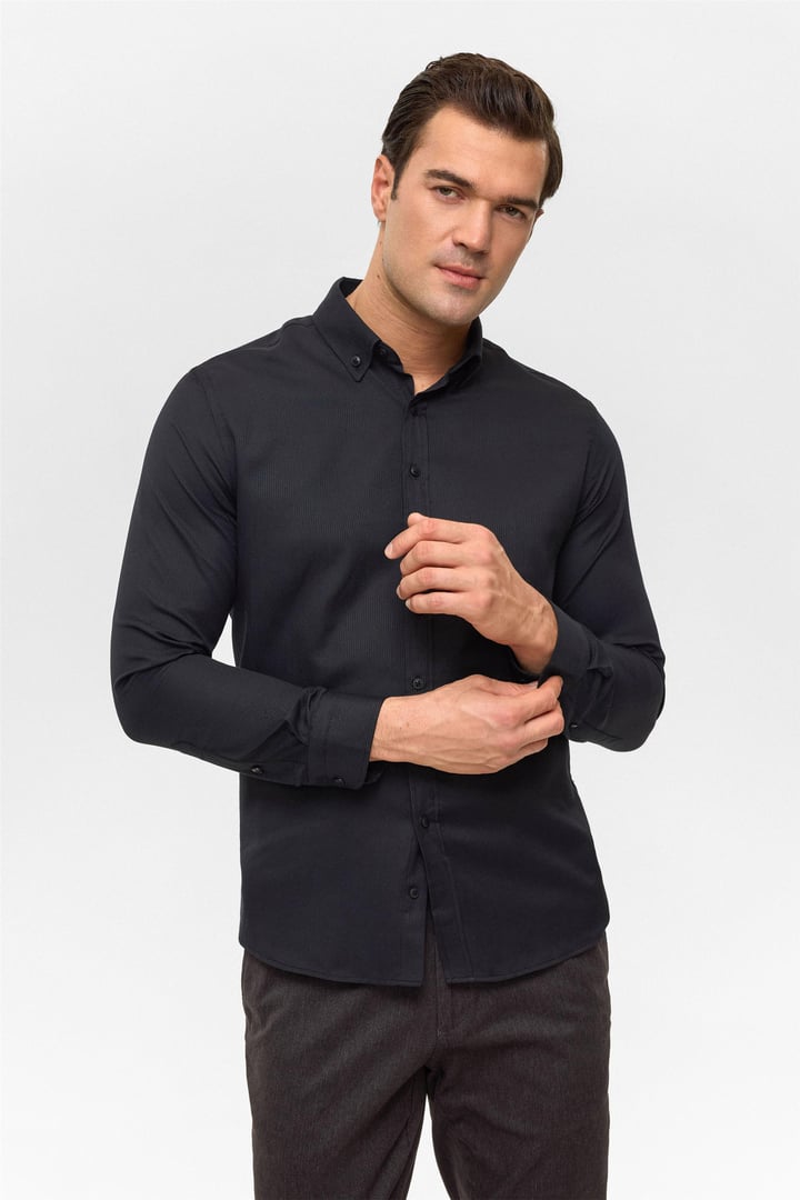 Siyah Slim Baskılı Düğmeli Yaka Gömlek