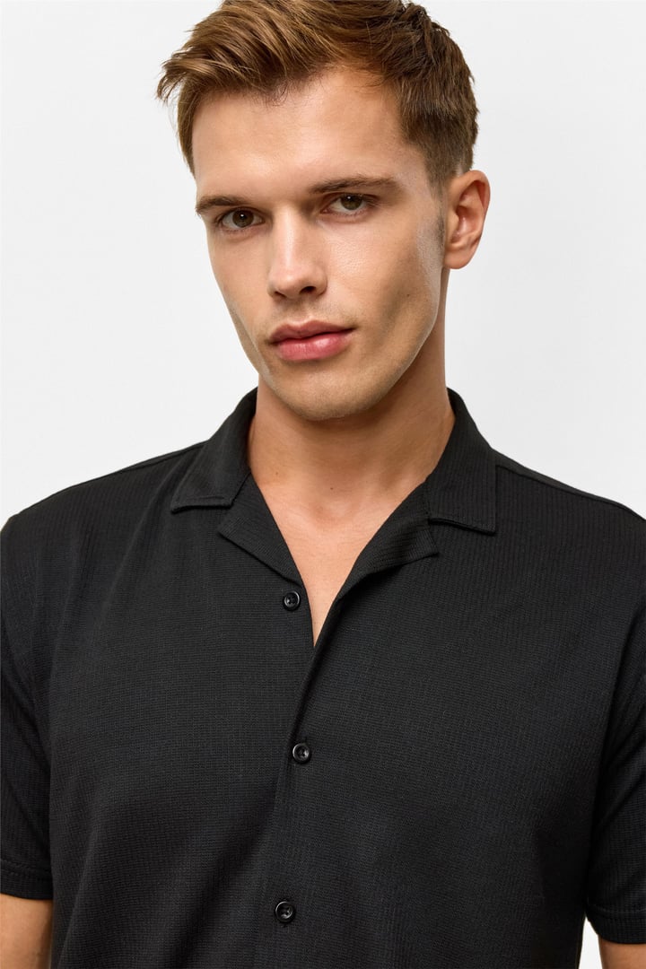 Siyah Slim Fitilli Apaş Yaka Gömlek