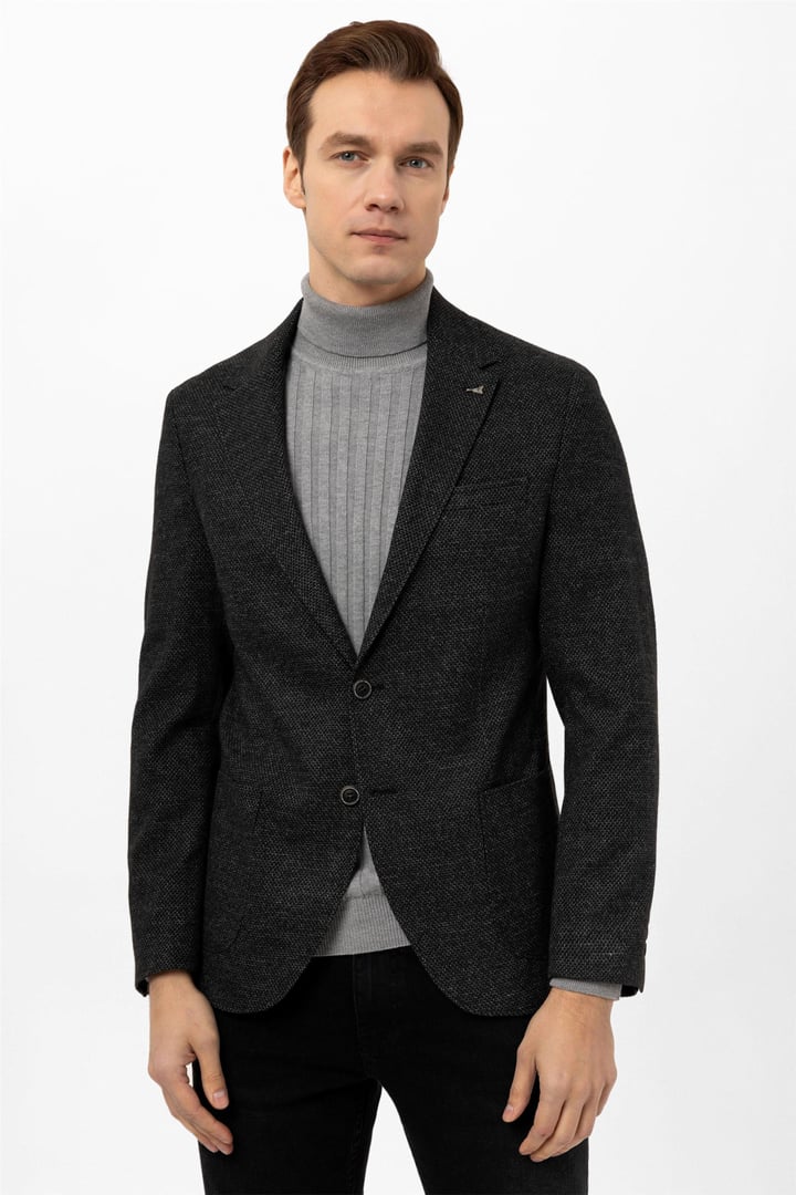 Siyah Slim Armürlü Sivri Yaka 6 Drop Ceket