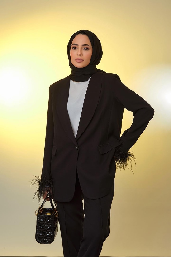 Alina Kolu Tüy Detaylı Takım - Siyah