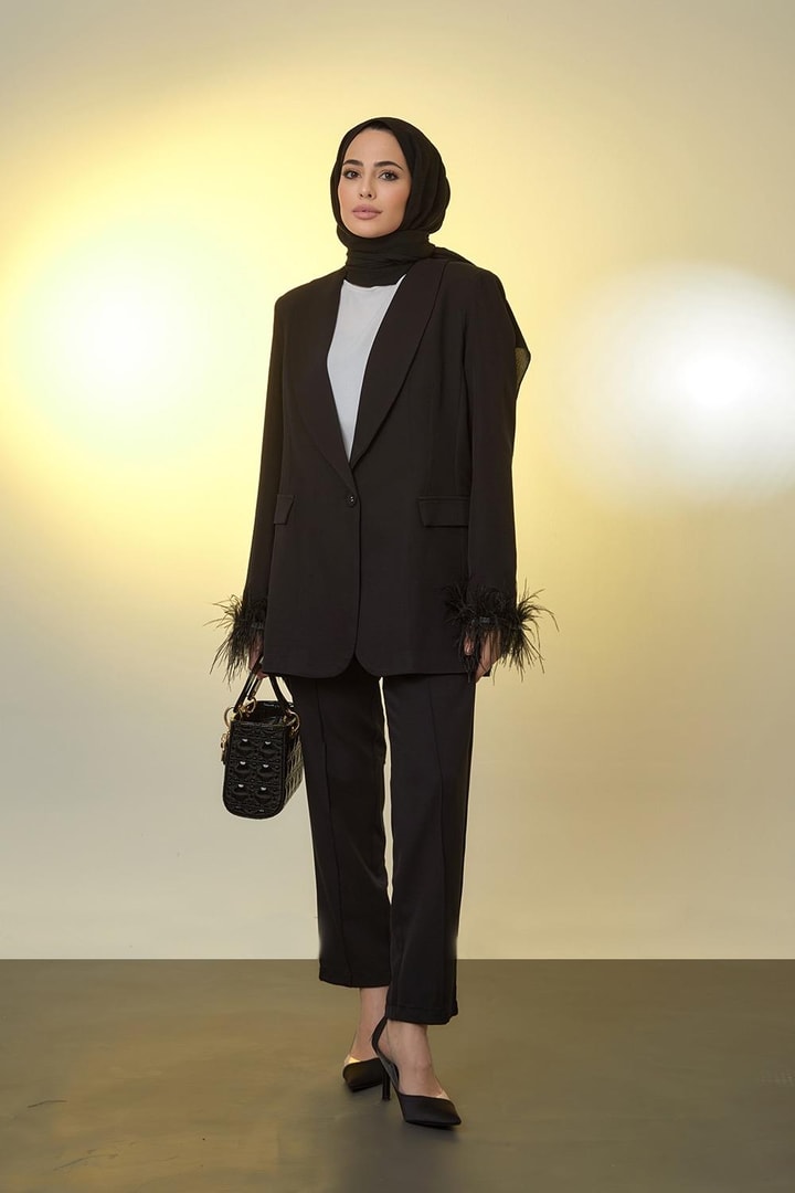 Alina Kolu Tüy Detaylı Takım - Siyah