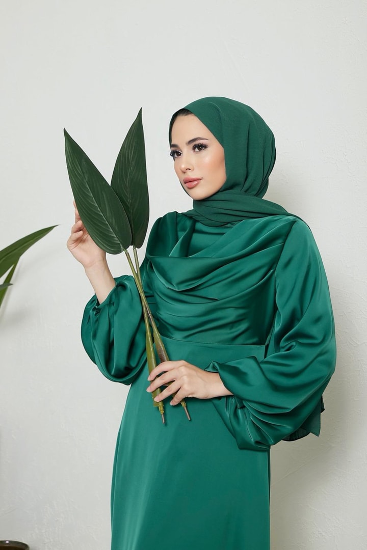 Carina Saten Degaje Yaka Balon Kol Abiye - Zümrüt
