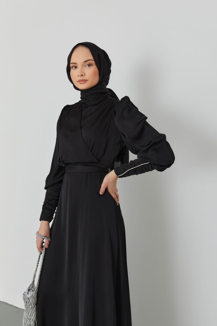 Clara Kruvaze Yaka Saten Abiye Elbise - Siyah