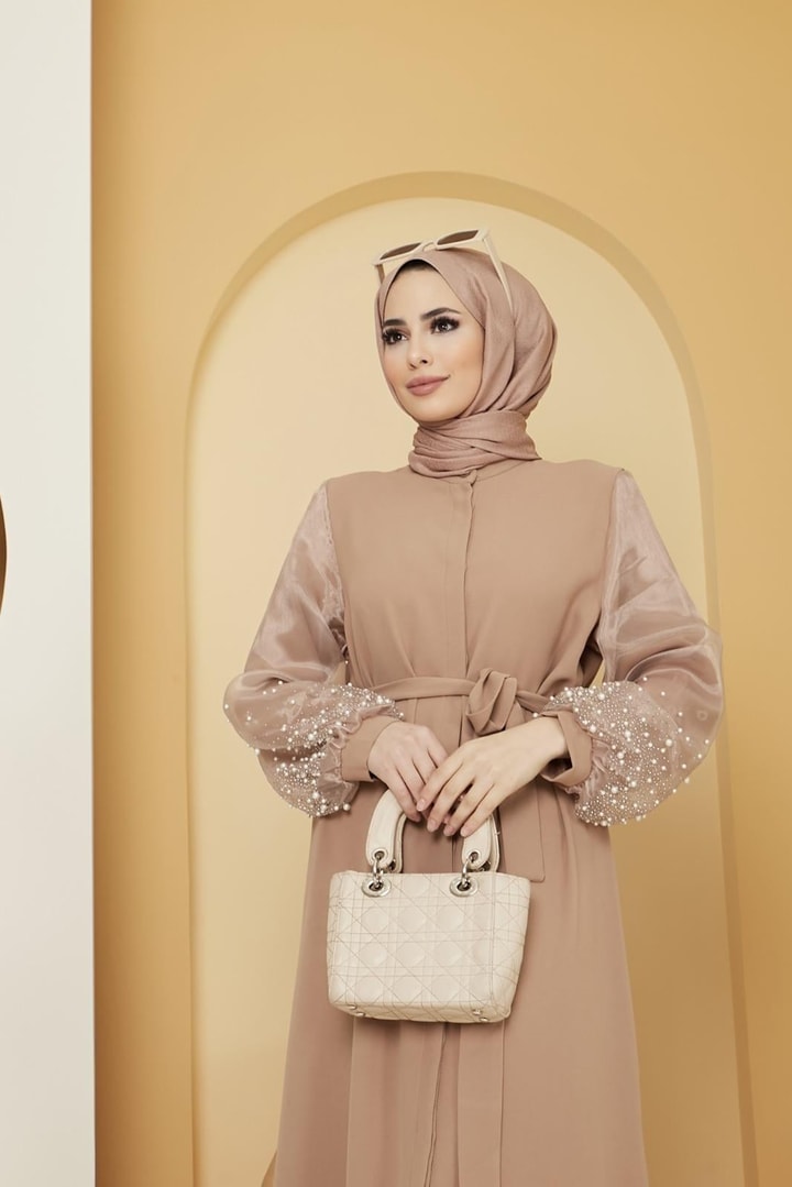 Dorika Kolu İncili Kemerli Abaya - sütlü kahve