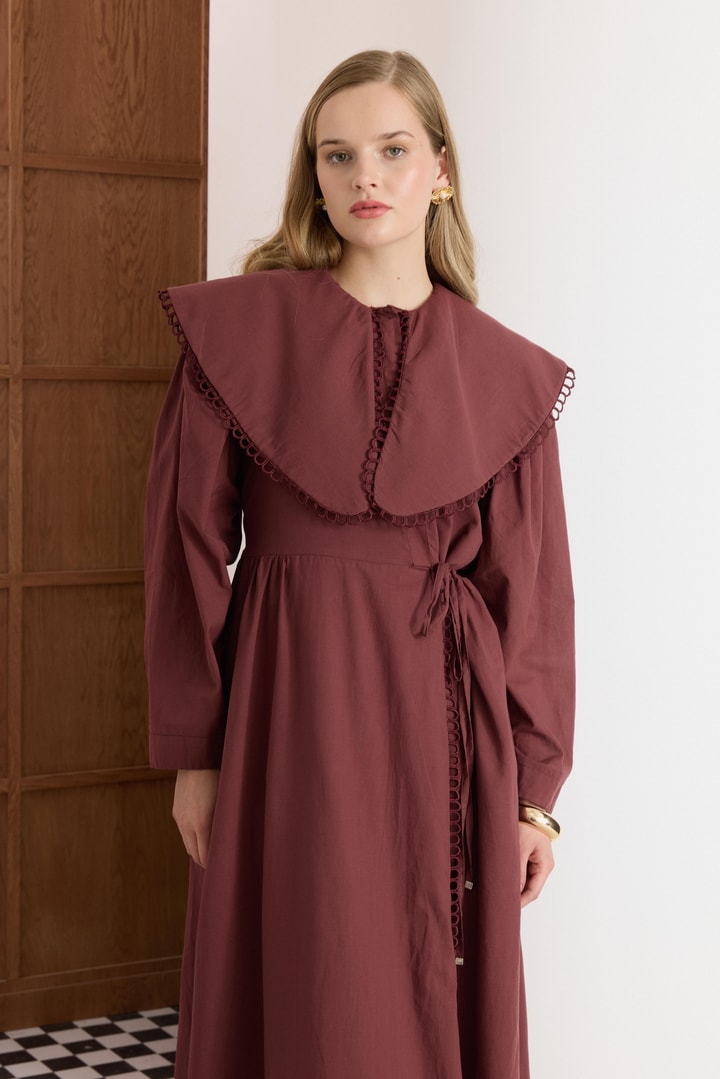 Ellarose Yaka Zincir Dantelli Elbise - Bordo