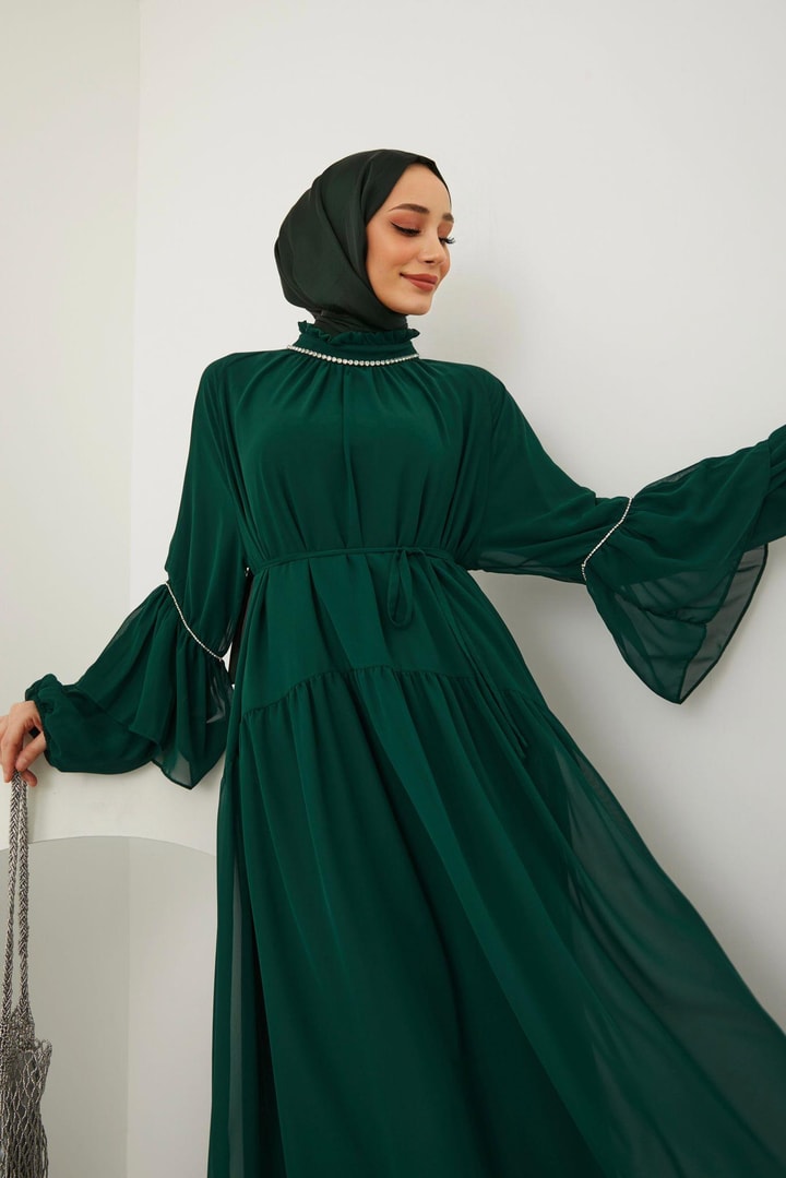 Helen Taş Detaylı Şifon Elbise - Zümrüt