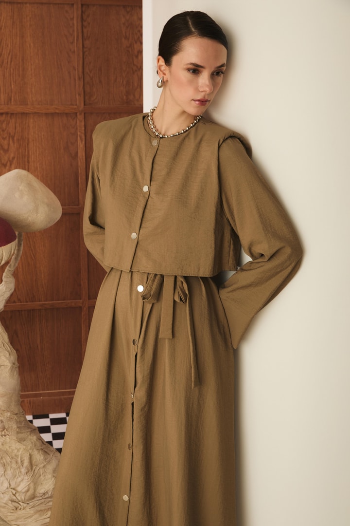 Hera Metal Düğme Detaylı Elbise - Camel
