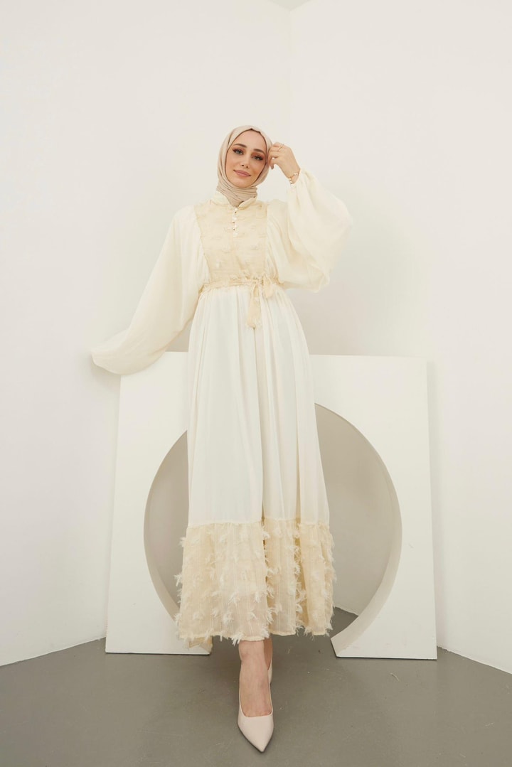 Hiva Kumaş Detaylı Şifon Elbise - Bej