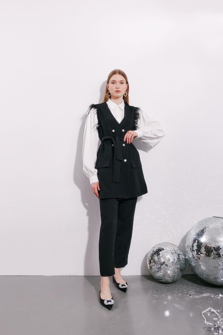Feather Detailed Vest Suit Black